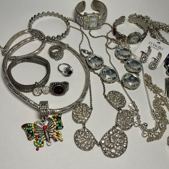 Assorted Costume Jewelry Lot With Necklaces Bracelets Earrings and rings - Picture 2 of 3